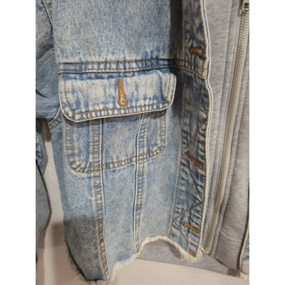 Lovely Bloom Denim Jacket M Blue Cropped Raw Hem Gray Hooded Layered Look Medium